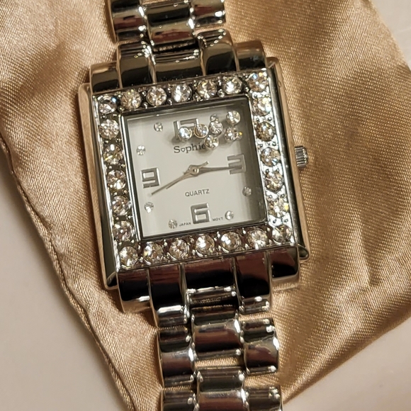 Watch - Picture 2 of 5